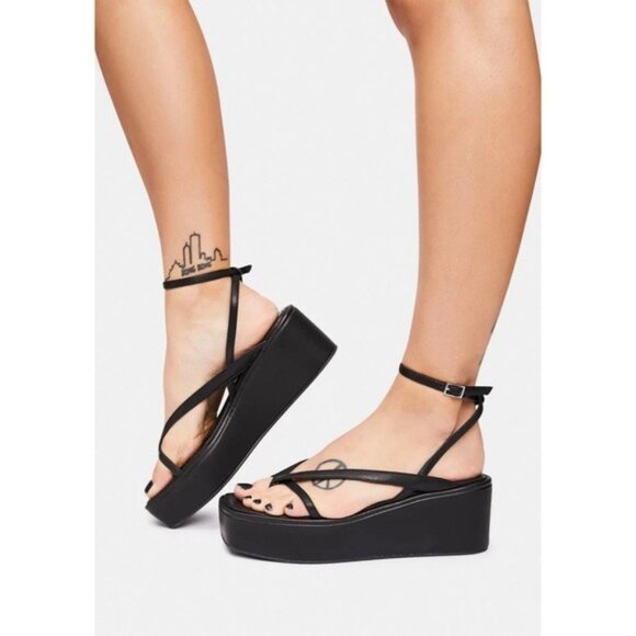 NWT Steve Madden Nadeen Platform Sandal 10 Black Faux Leather Flatform Strappy - Picture 1 of 8